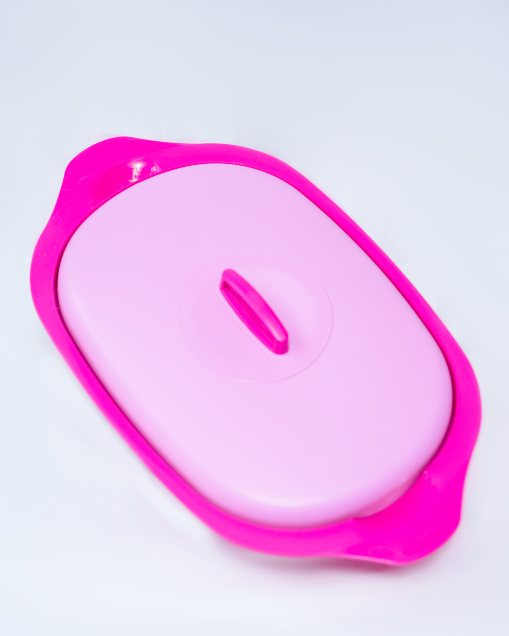 OVAL BOWL WITH A LID (PINK) Image 2